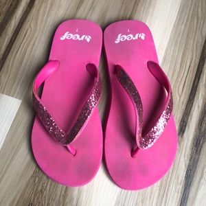 Like new! Reef glitter flip flops sz 7